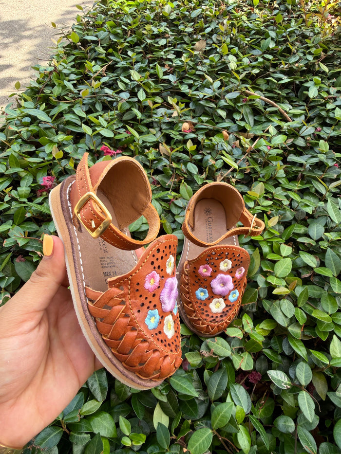 05 Florecitas Nina Leather Sandals