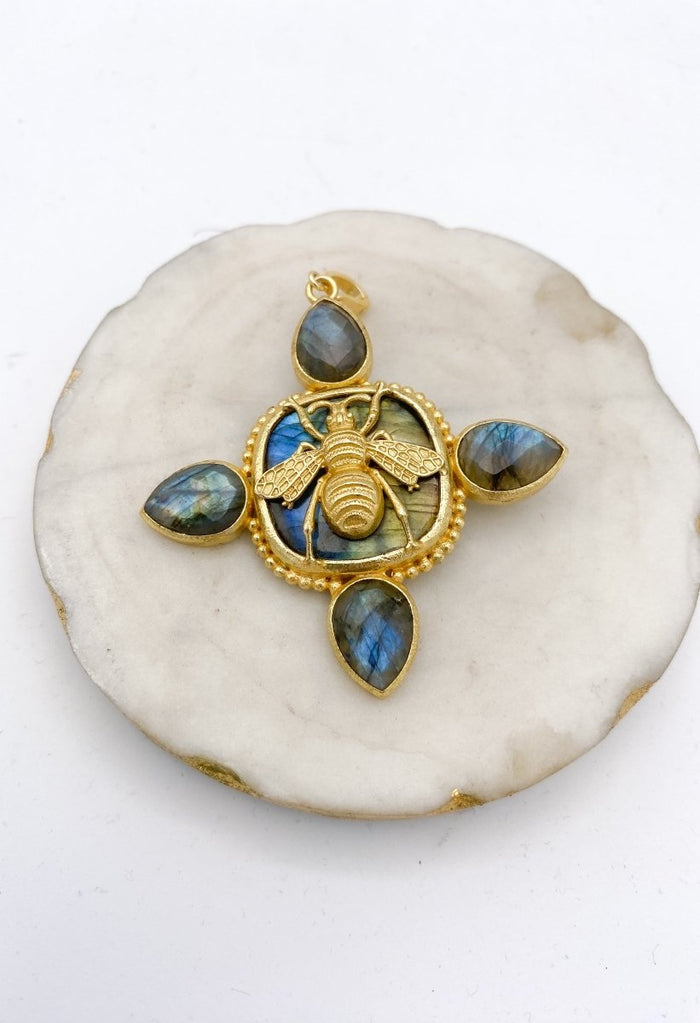 Busy Bee Charm - Macoma Boutique315 Jewelry