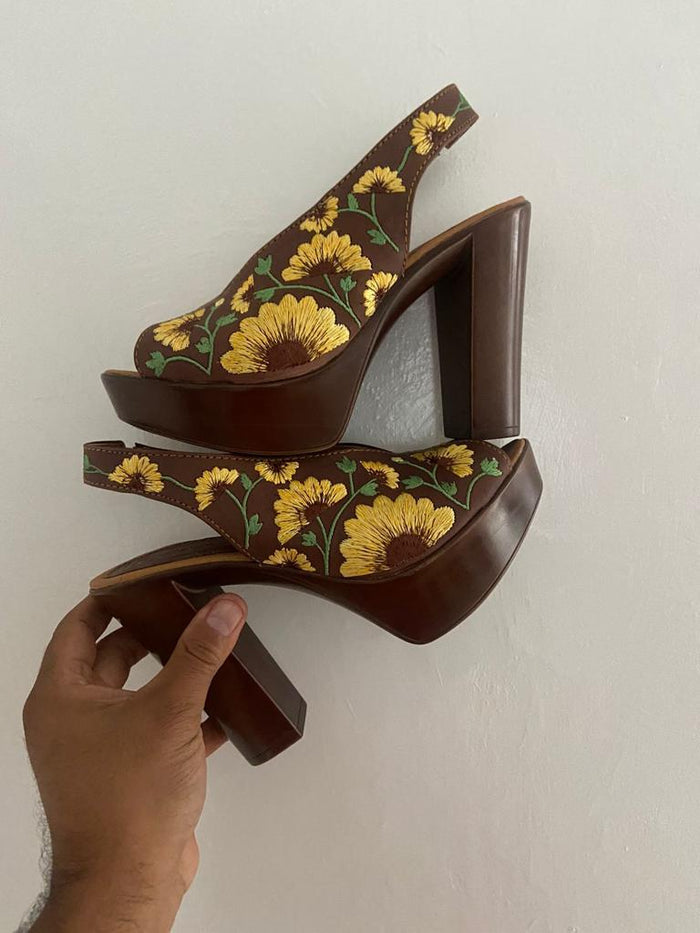Xochilt Artisanal Heel Dark Tan