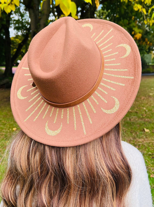 Fox & Fable - Vegan Felt Wide Brim Hat - XL Brim - Caramel - Gold Moonburst -  -