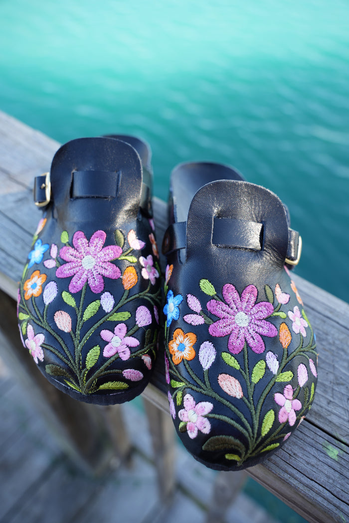 Jardin Embroidery Leather Clogs