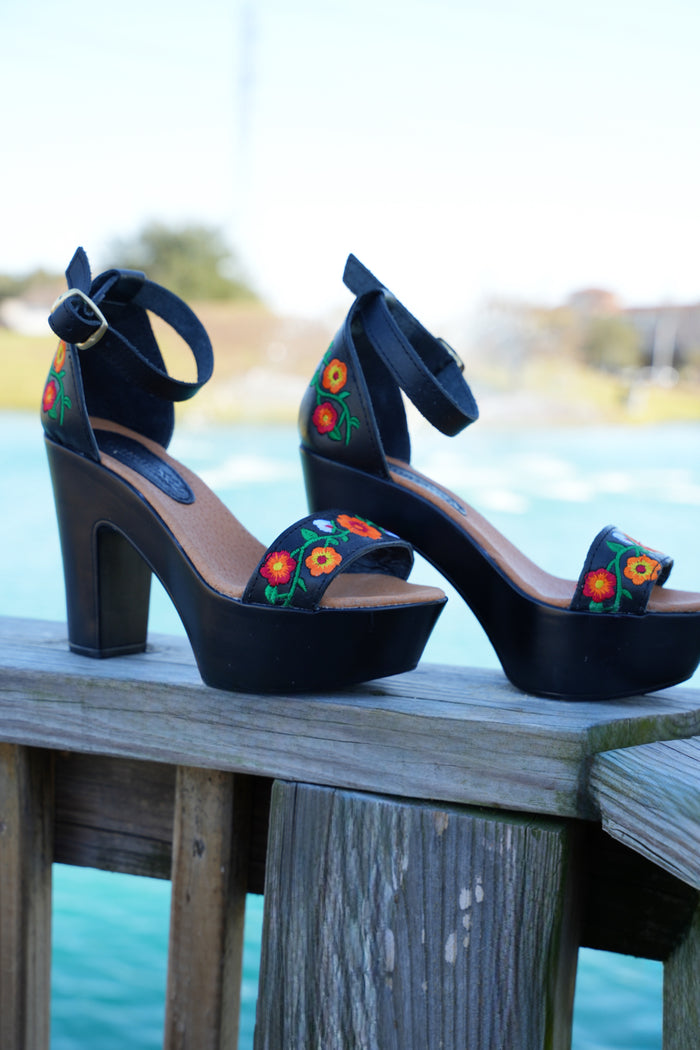 Partying in Cancun Heels Black