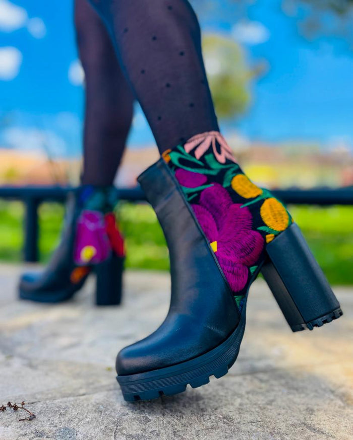 Sayulita Black Booties
