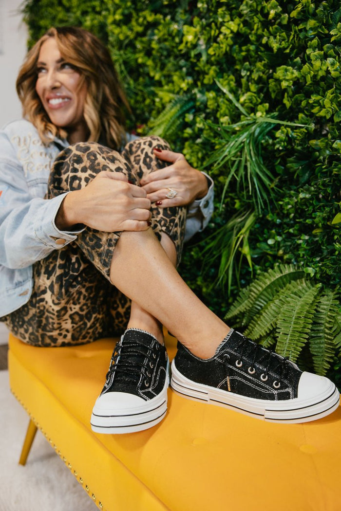 Very G Black Aman Lace Sneakers - Macoma Boutique301 Sneakers