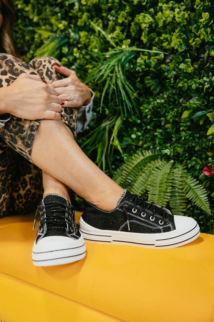 Very G Black Aman Lace Sneakers - Macoma Boutique301 Sneakers