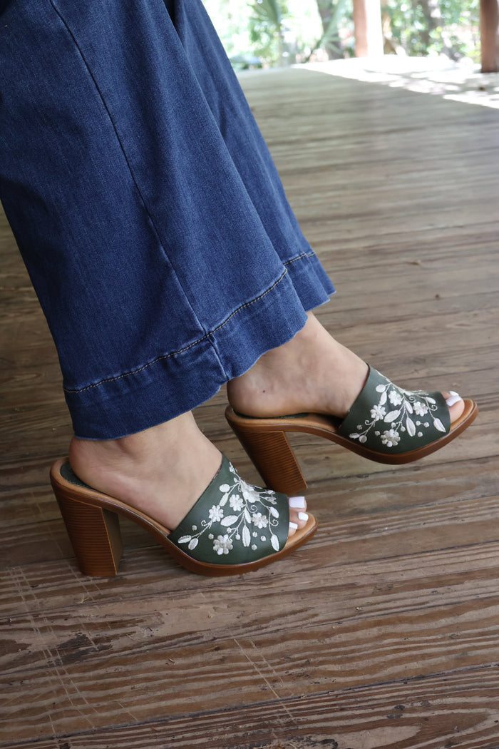 Xabelita Heels Olive